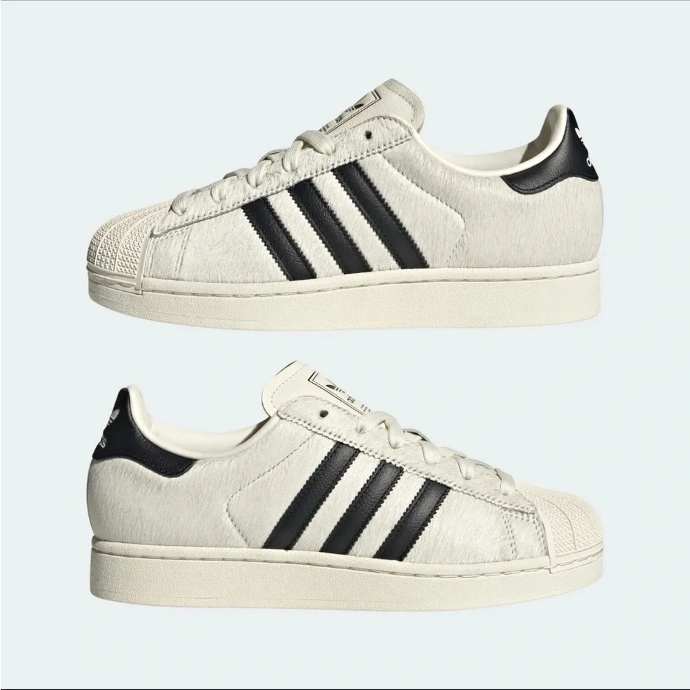 adidas Originals Superstar 2 Ponyhair JQ7418
Off White / Core Black / Off White_9